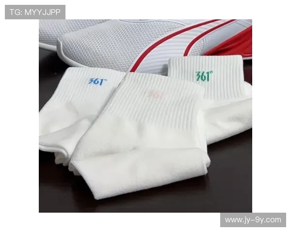 足球运动袜太厚影响穿着舒适度时应如何正确清洁与处理方式建议方案